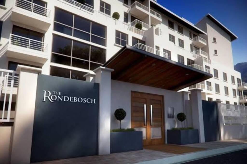 Rondebosch Apartment *